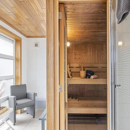 Elegant Retreat, Somme-leuze *