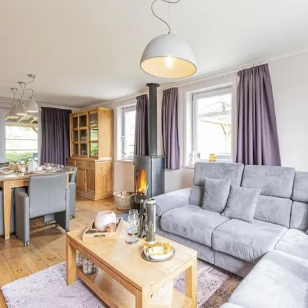 Elegant Retreat, Somme-leuze * Moressée