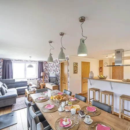 Willa Elegant Retreat, Somme-leuze *