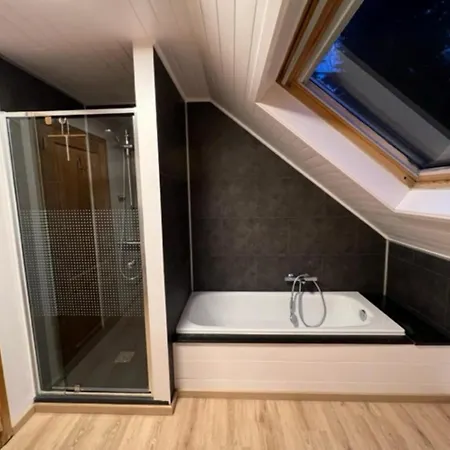 Elegant Retreat, Somme-leuze *