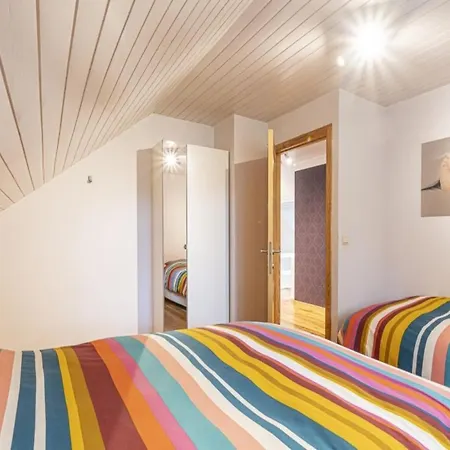 Elegant Retreat, Somme-leuze Moressée