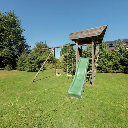 Elegant Retreat, Somme-leuze Moressée