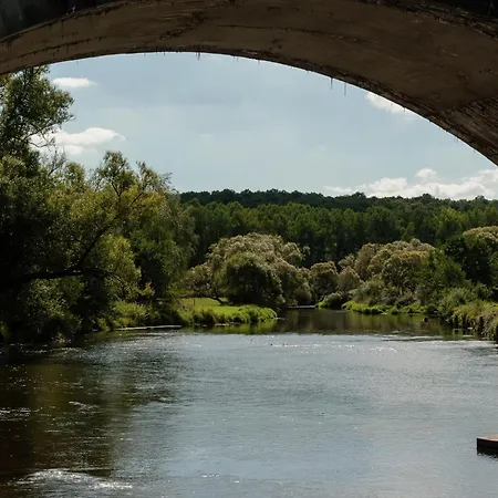 Elegant Retreat, Somme-leuze Moressée